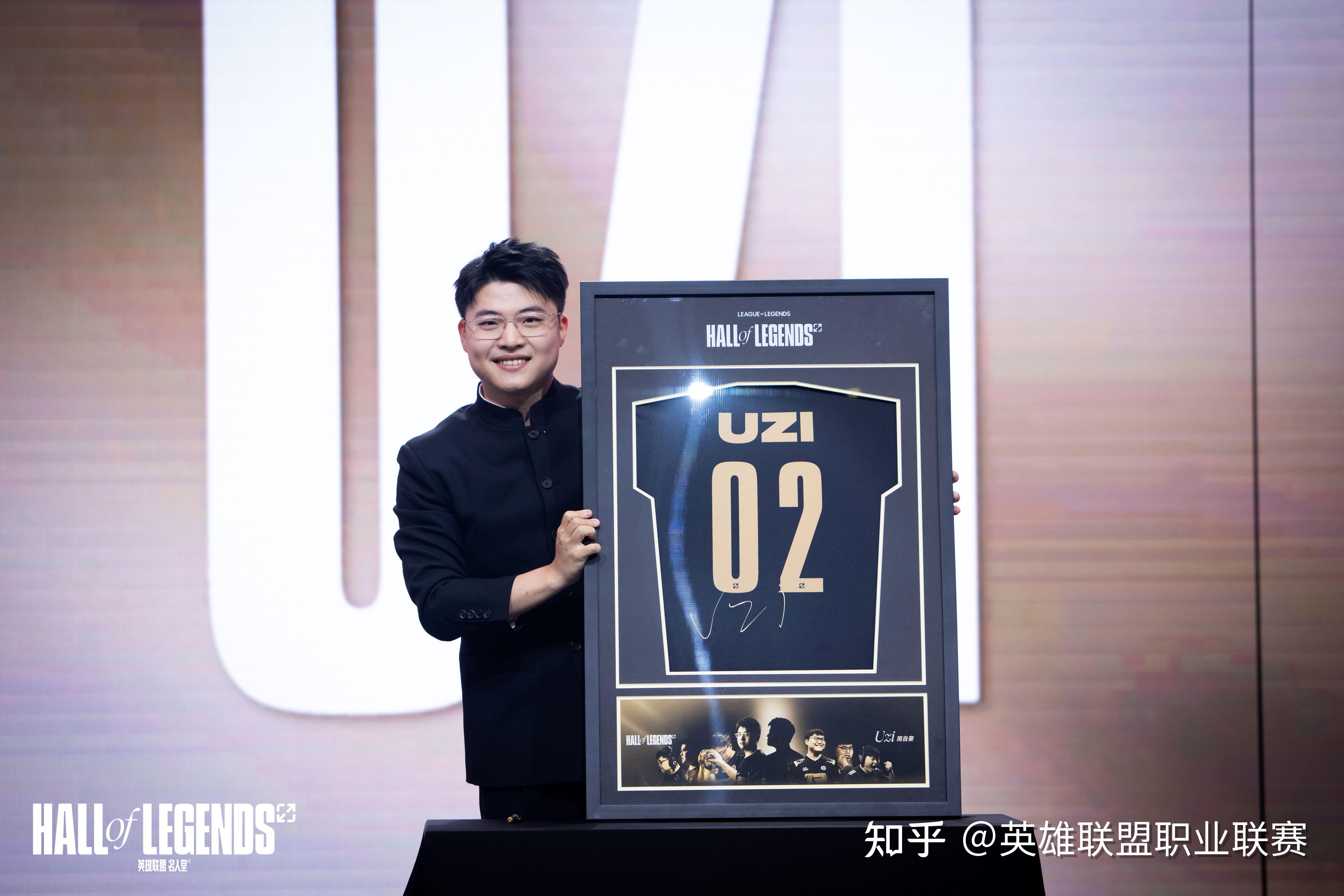  Uzi回归赛场，败北首场状态亮眼，C9观众沸腾！