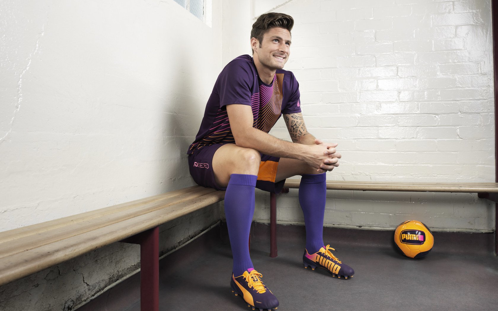 塔图姆赛后谦逊发言登热搜，多特蒙德惊险AC米兰引发热议