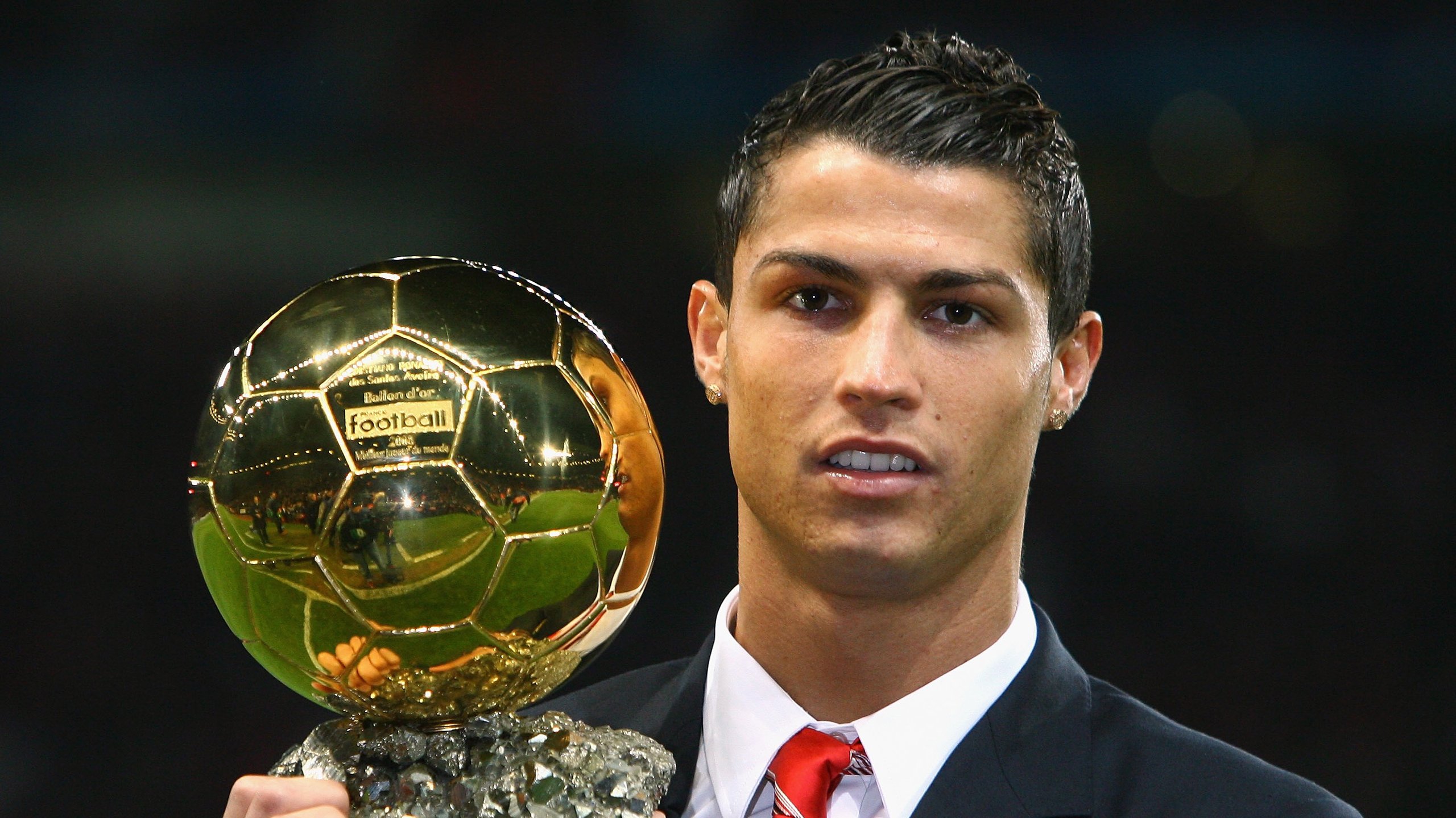 塔图姆赛后谦逊发言登热搜，多特蒙德惊险AC米兰引发热议